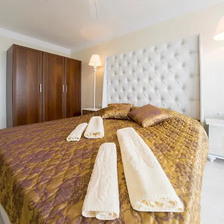Hotel Harmony 8 & 9